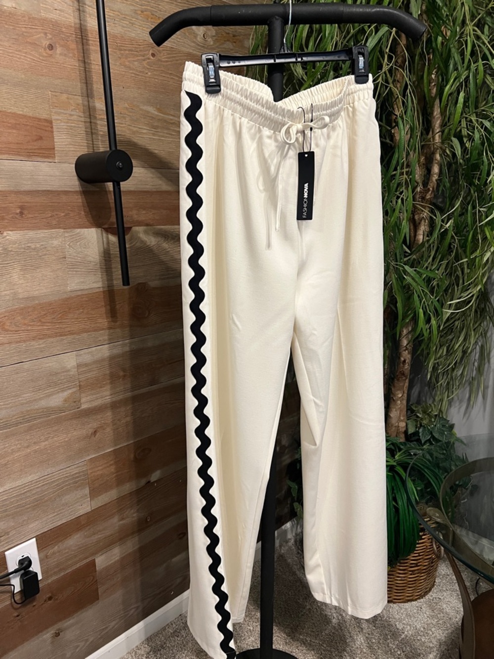 NWT Fashion Nova cream Take Me Higher wide leg pants with black zigzag trim XL